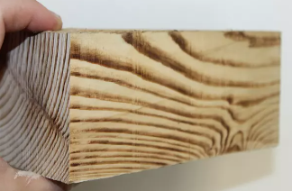 Řezané dřevo se pálí – ilustrační foto