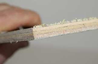 Řez je hrubý, vroubkovaný – ilustrační foto