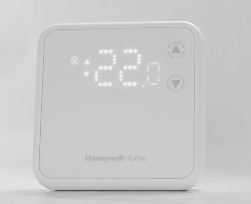 Honeywell Home DT3, programovateľný káblový termostat, 7-dňový program, biely