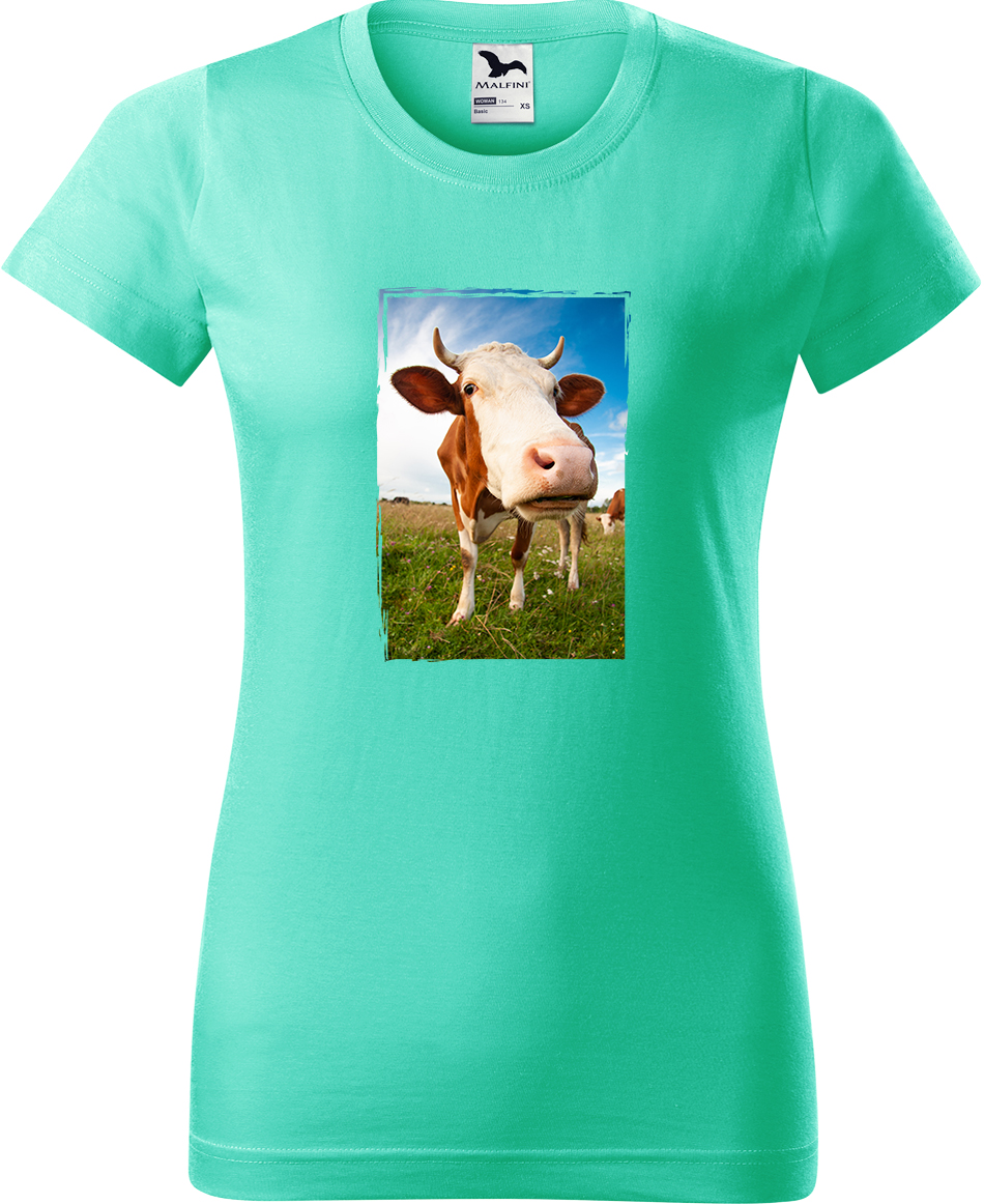 Dámské tričko s krávou - Na pastvě Velikost: S, Barva: Mátová (95), Střih: dámský