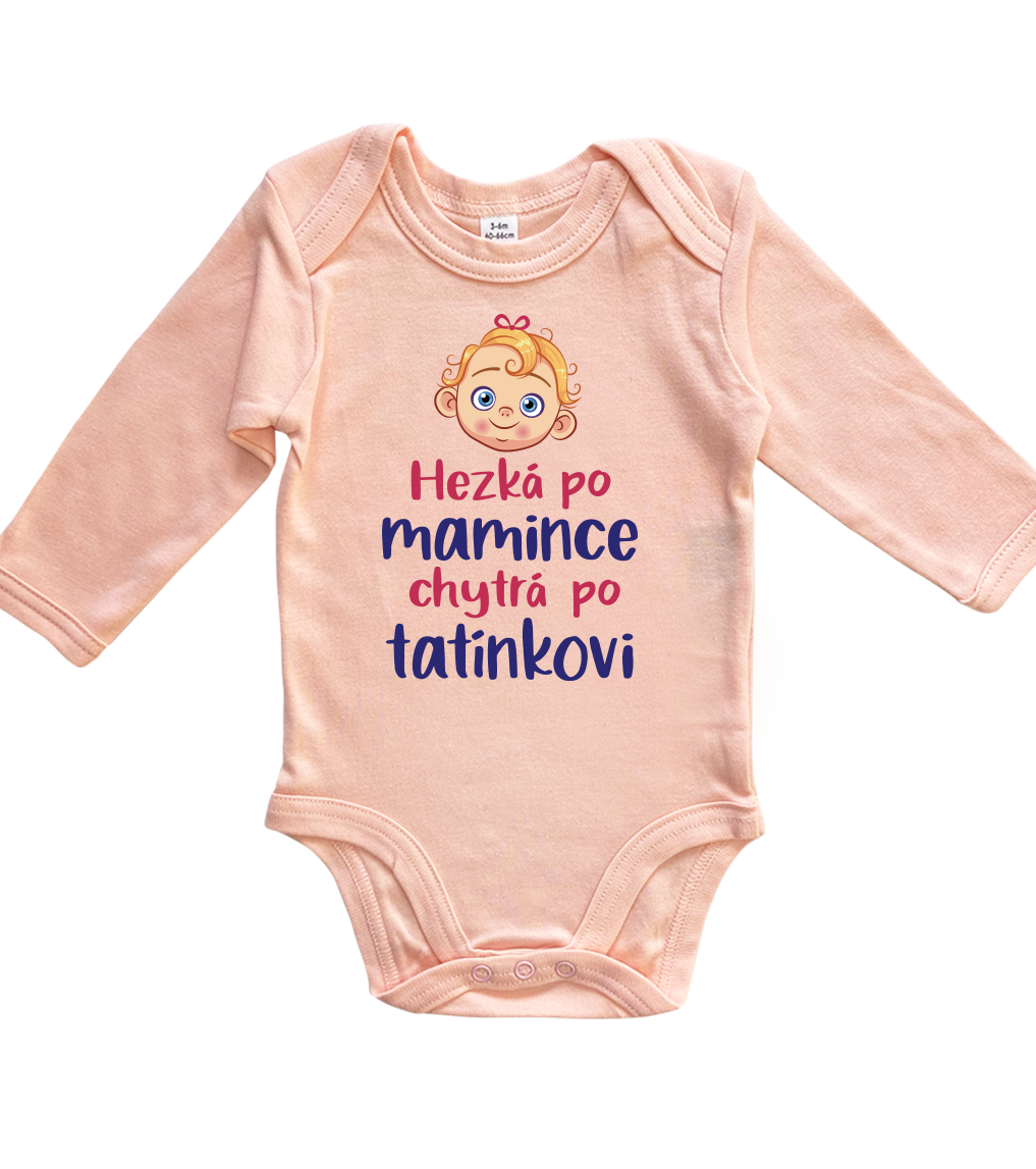 Vtipné body pro miminko - Hezká po mamince, chytrá po tatínkovi Velikost: 6-12 m, Barva: Světle růžová, Délka rukávu: Dlouhý rukáv