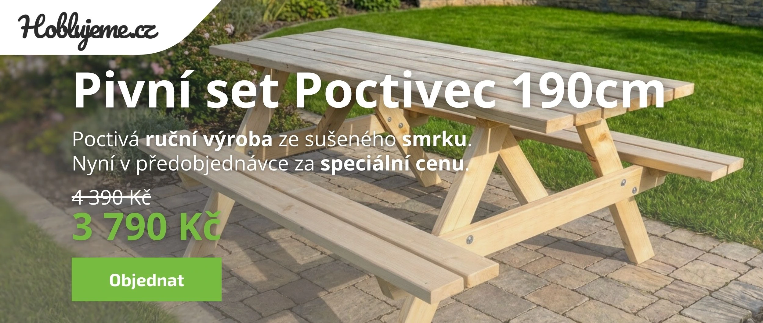 Masivní dřevěný pivní set Poctivec od Hoblujeme.cz na slunné terase – poctivá česká ruční výroba z Podkrkonoší za akční cenu 3 790 Kč.