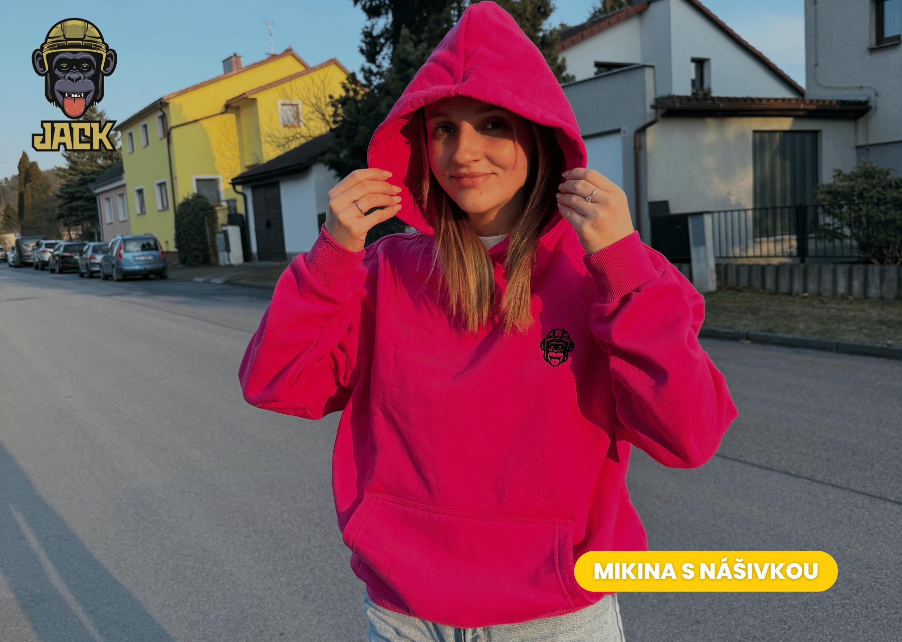 Mikina s nášivkou