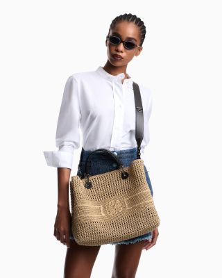 Stvořená pro slunečné dny ☀️#emporioarmani