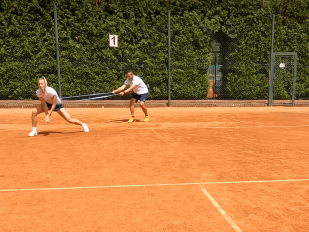 Klíčový prvek tréninku pro tenisty: trénink pohybů do stran