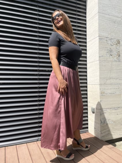 Sukně vykrojená tmavě růžová zaprášená