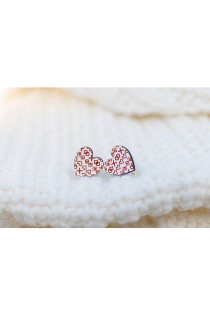 Dřevěné náušnice Dřevušky etno přírodní lásky s červenou