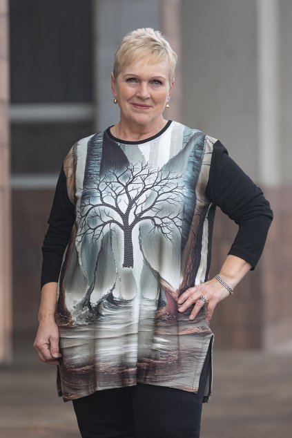 damske vzorovane saty cole cerna