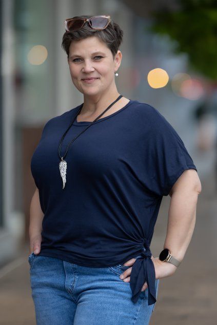 damsky nahrdelnik kridla