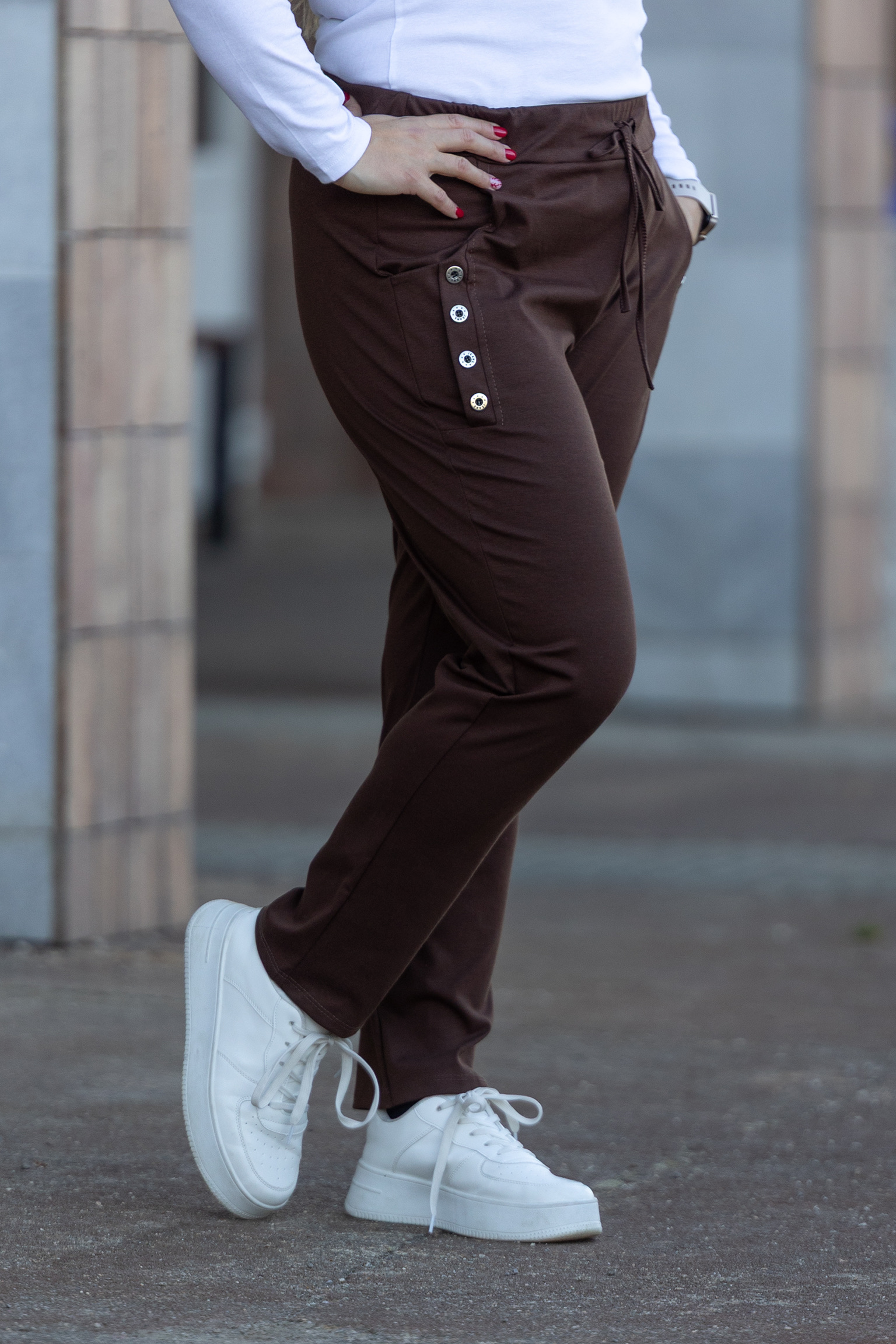 Levně Italy fashion Pružné kalhoty ATOMKY comfy Barva: čokoládová