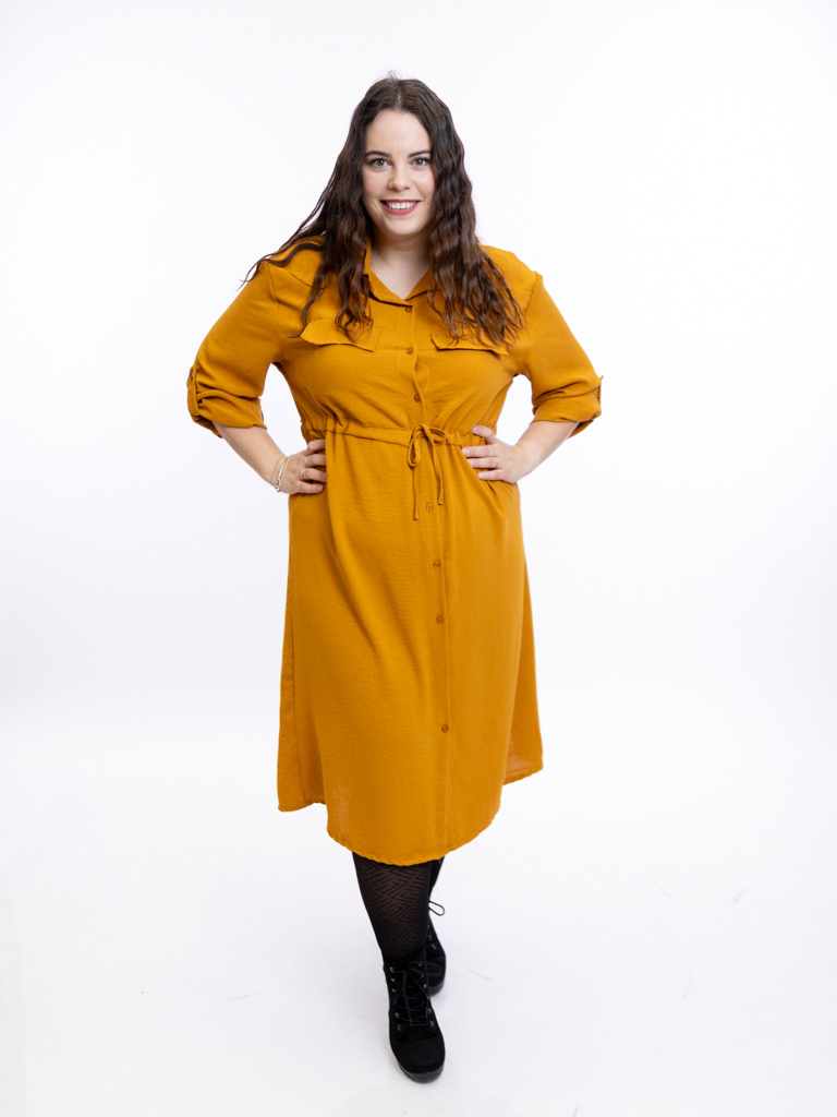 Levně Italy fashion Košilové šaty SUSAN Barva: hořčicová