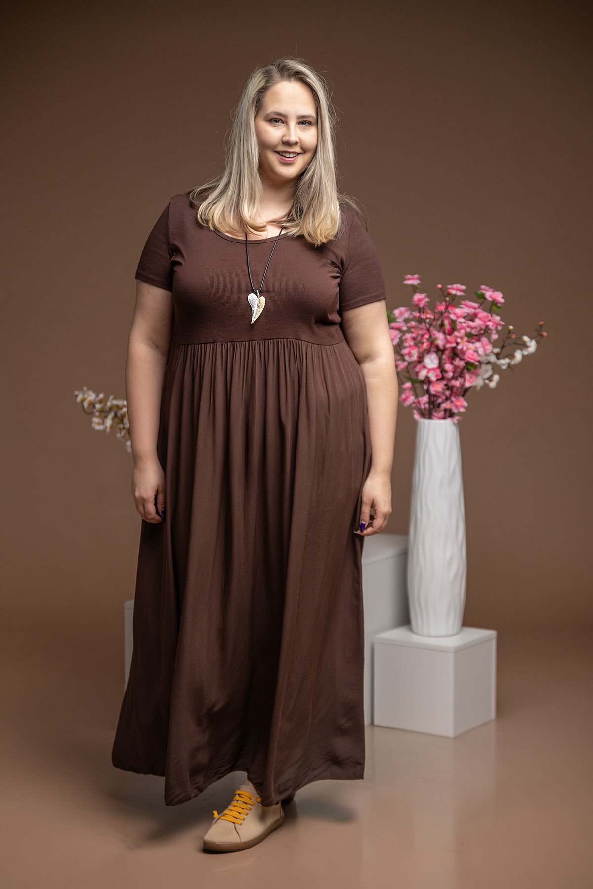 Levně Italy fashion Dlouhé šaty ROSA Barva: čokoládová