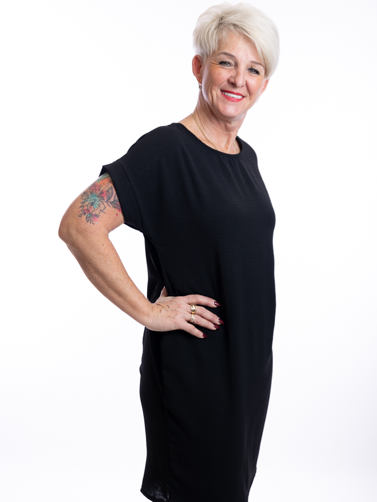 Italy fashion Letní šaty LEONA Barva: Černá