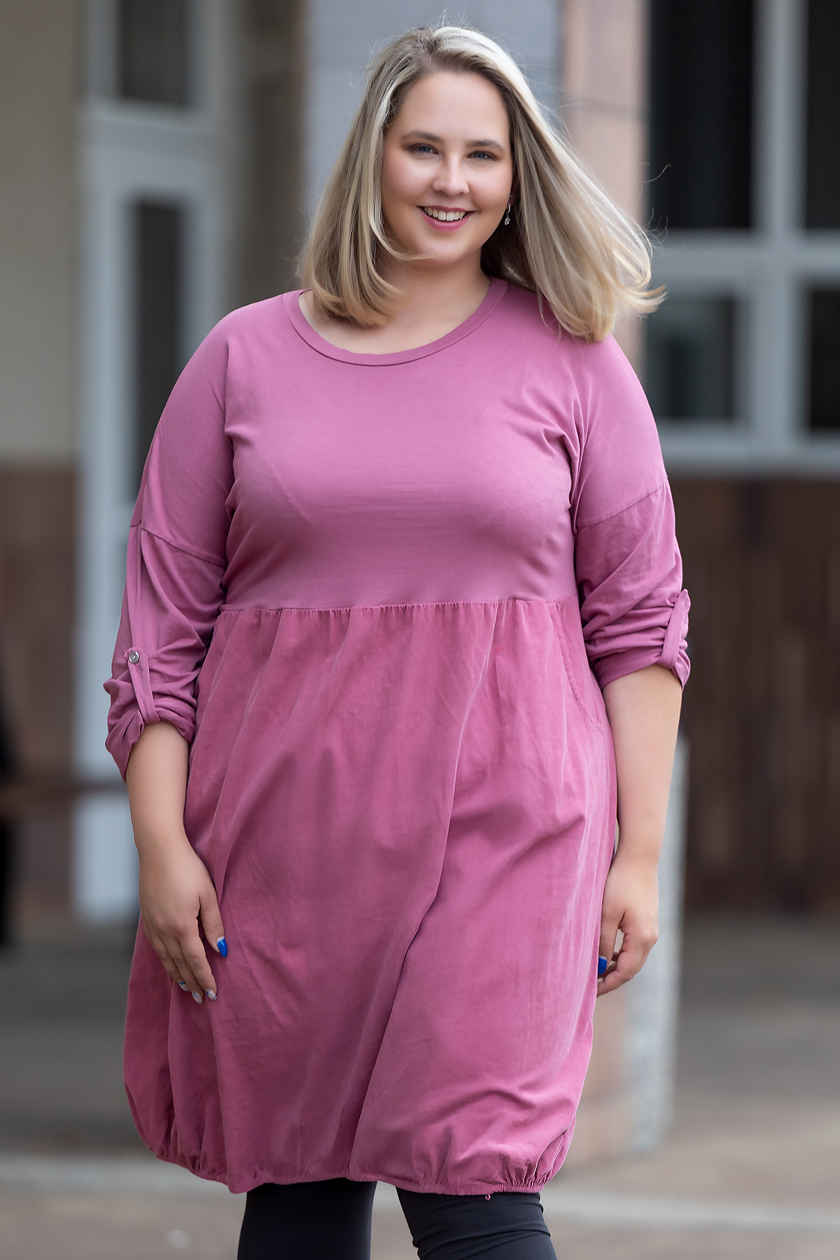 Levně Italy fashion Manšestrové šaty ARWEN Barva: Starorůžová
