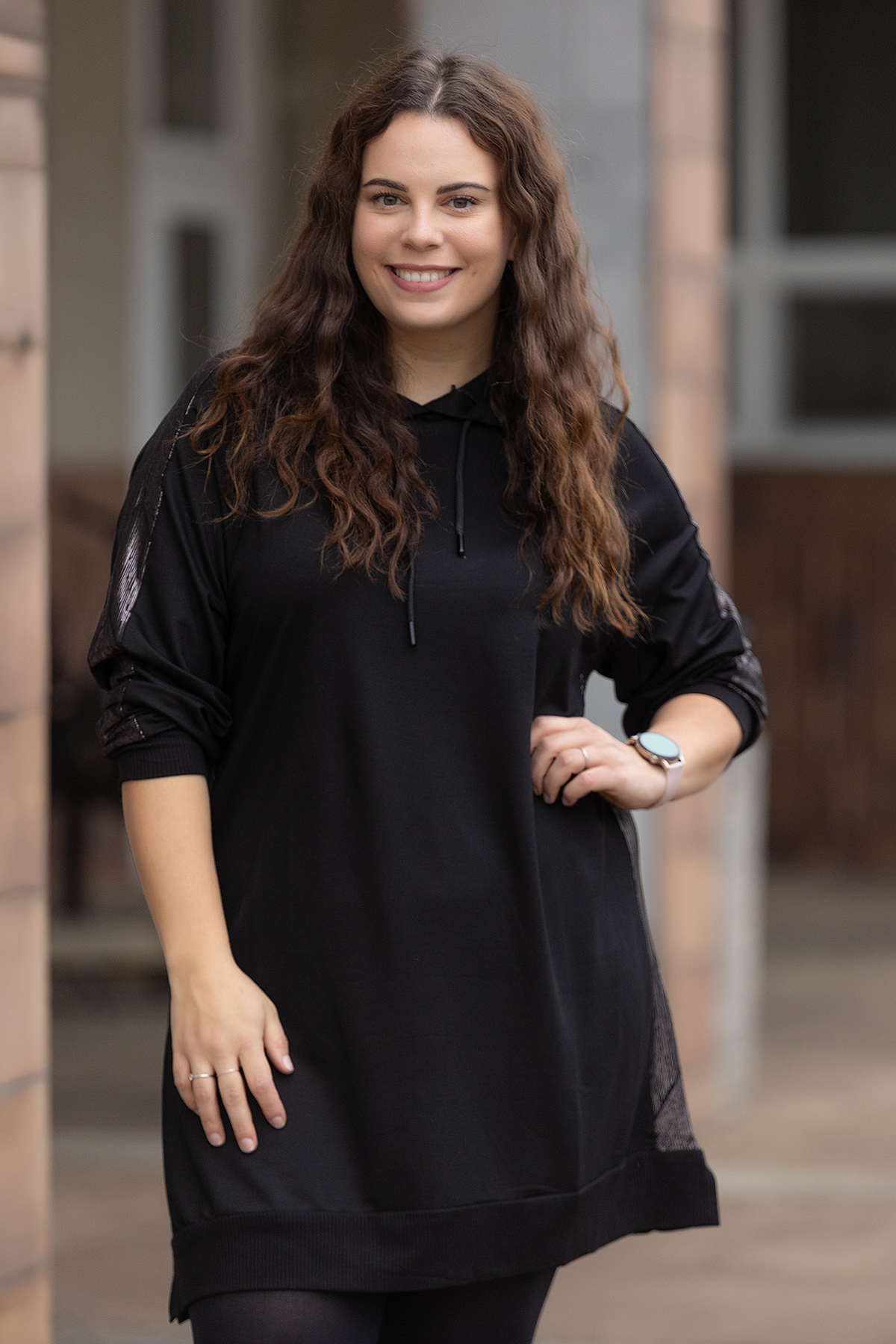 Levně Wear oN COLLECTION Tunika s kapucí BIBI [53093] Barva: Černá