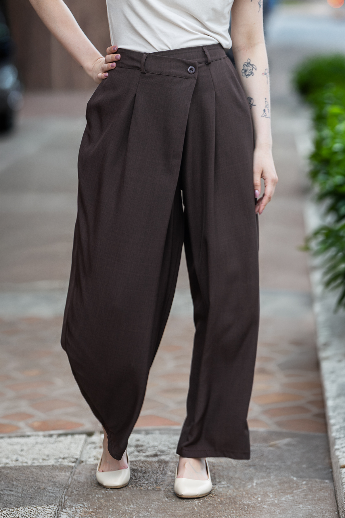 Levně Italy fashion Elegantní kalhoty BERT Barva: čokoládová