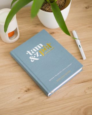 Už přemýšlíte, co nakupovat na Vánoce? Mám pro vás tip.😉 Deníky, které zaujmou prestižním stylem, obalem a vnitřkem, co si...