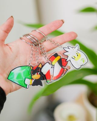 NOVINKY NA HOLOHUSKY.CZ jsou venku! A co to všechno je? ♥️ Klíčenky se Sonicem, Shadowem a Silverem ♥️ Samolepkové archy s...