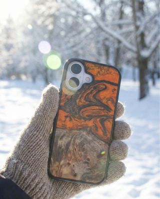 💌 Welches ist dein Favorit? 1. ORANGE EPOXIDHARZ 🧡 2. TÜRKIS 🩵 3. NEPTUN 💜 Im Einklang mit der Natur 🌲 Handyhüllen aus...