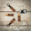 11848 2 drevena klicenka kozena keychain Ort merbau
