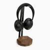 10192 1 dreveny stojan na sluchatka geometric orech