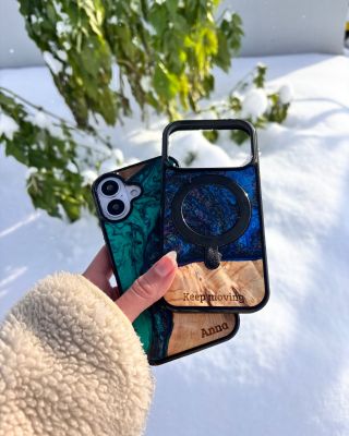 Nur noch für kurze Zeit garantieren wir die Lieferung von gravierten Hüllen unter den Weihnachtsbaum. 🎄💫 Wenn du ein...