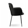 boční pohled na černou židli biagio s kovovými nohami