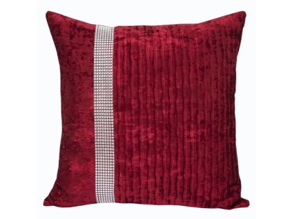 Červený sametový povlak se štrasovou dekorací