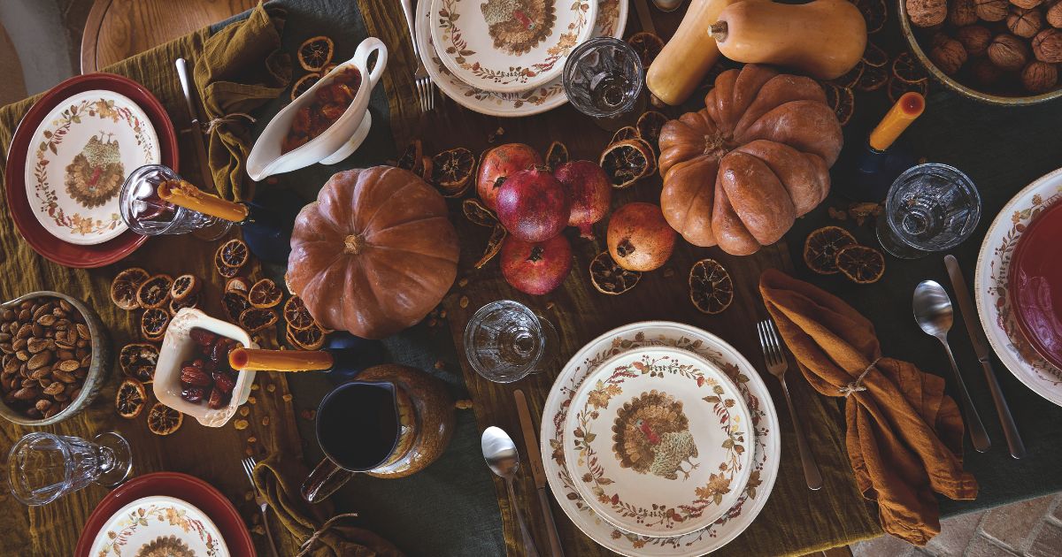 Jesenná nálada – sviečky, korenie a zlaté tóny