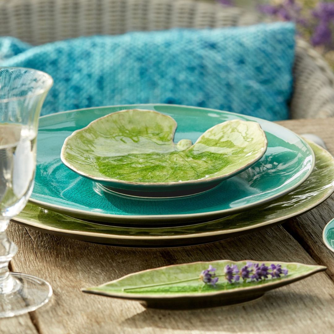 Nádobie v podobe lístkov