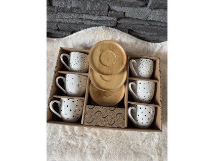 Šálky s bambusovým podšálkem - puntíky