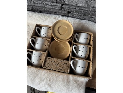 Šálky s bambusovým podšálkem - černá srdce