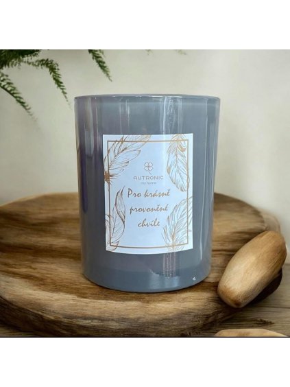 Svíčka aromatická ve skle s vůní čerstvě vypraného prádla.