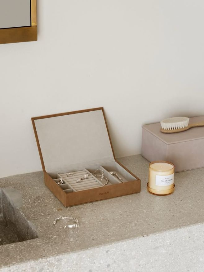 ✨ Novinka od Blomus! ✨ Seznamte se s kolekcí šperkovnic SAHLA, která přináší do vašeho domova harmonii. Každý kousek je...