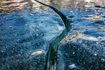 Kdy v jezírku spustit filtraci a začít krmit ryby?