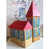 Domeček věž s modrými okenicemi 1