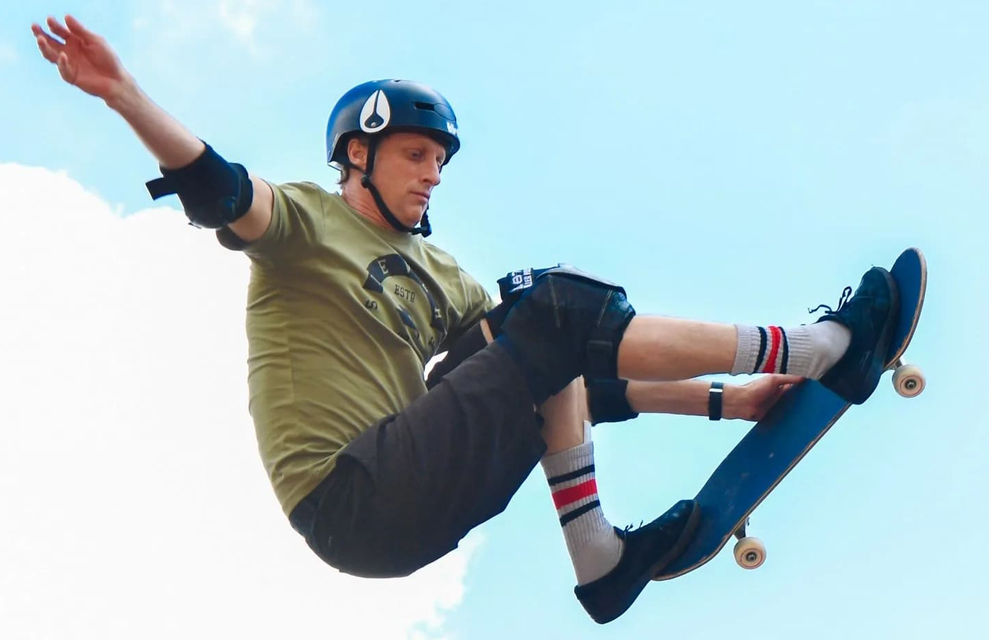 Helmy na longboardy s obvodem 57-60 cm - teenageři a většina dospělých