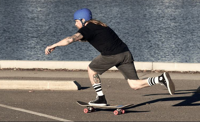 Helmy na skateboard s obvodem 54-57 cm - 8-12 let