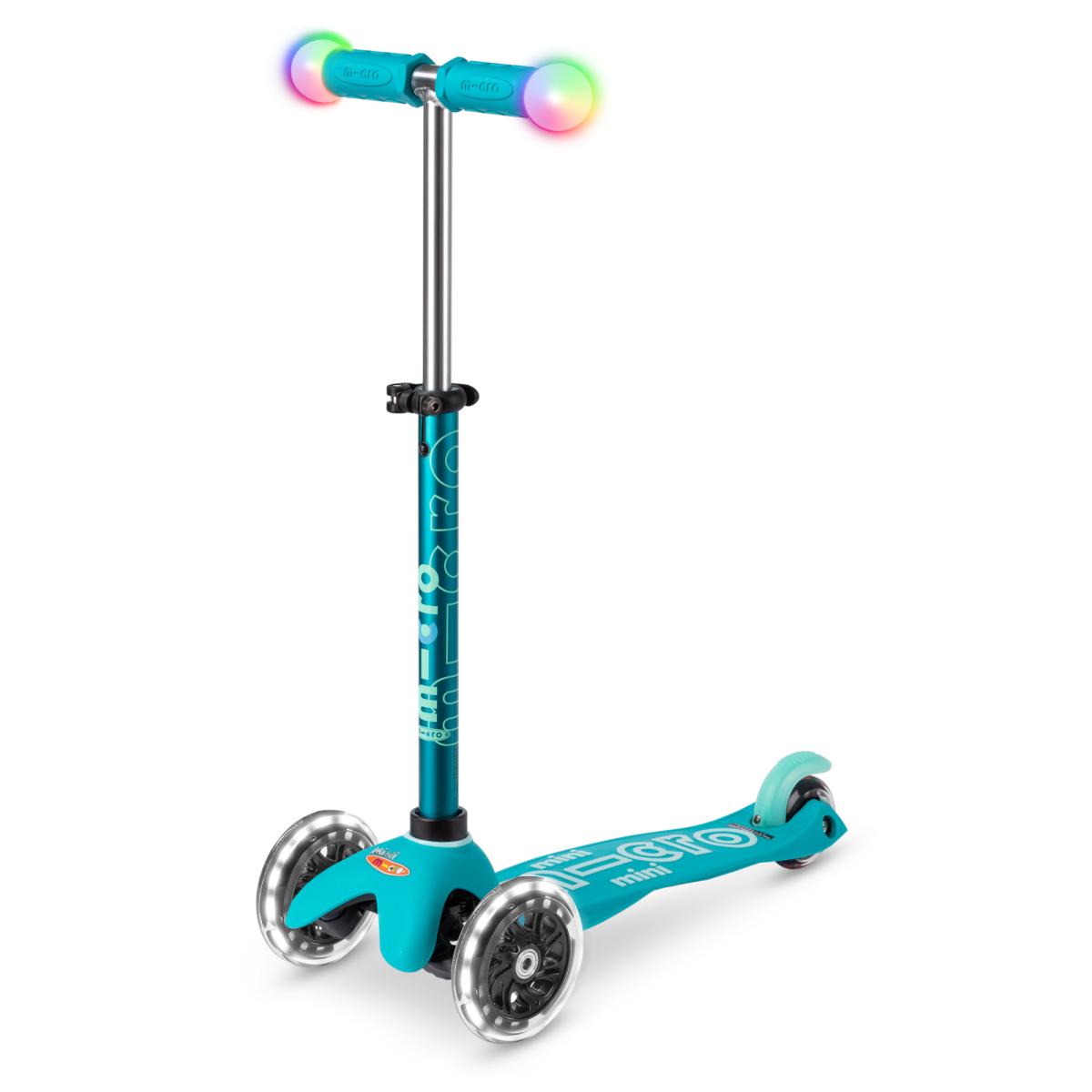 Levně Micro - Mini Deluxe Magic LED Aqua - Dětská koloběžka