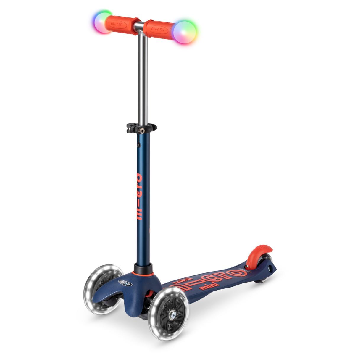 Levně Micro - Mini Deluxe Magic LED Navy Blue - Dětská koloběžka