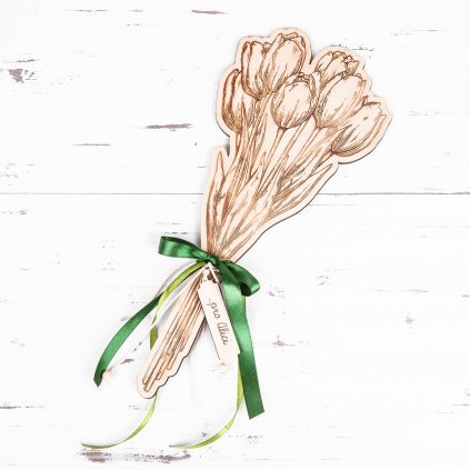 dřevěná kytice hooray cedulka se jménem věnování svazek stuhy mašle Tulipán
