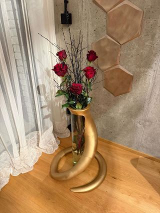 Tohle byl koncem roku taky zajímavý projekt 😊 Naše váza STEM, mimochodem můj první designový výtvor, určeny pro malé...