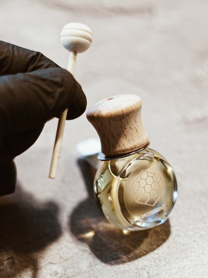 Difuzér do auta MEDOVÁ (med a tabák) | 9 ml