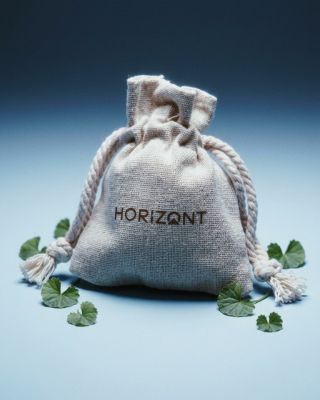 Jemná vůně, která je vždy po ruce ✨ Vonný pytlíček HORIZONT s přírodní vlnou postupně uvolňuje vůni a dokáže provonět...