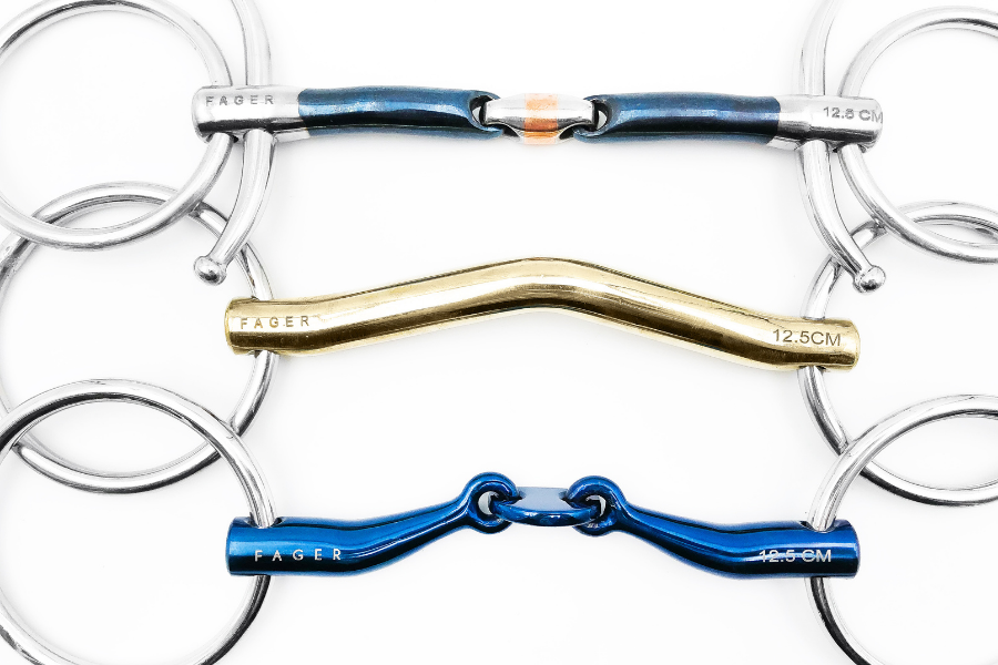 Z jakého materiálu jsou udidla FAGER vyrobena?