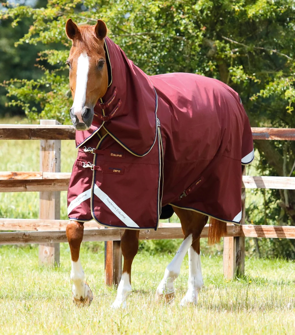 Výběhová deka Premier Equine Buster Zero Burgundy s krkem Velikost: 5" (110 cm)