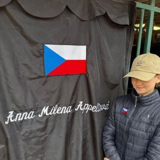 Naše čepice jsou všude! Sluší a reprezentují i na CDI v Brně. Děkujeme za fotky a přejeme mnoho dalších úspěchů!🏆🇨🇿...
