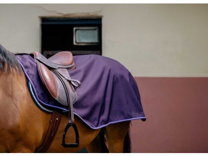 Deka bederní Tyrex Equithème, s fleecem, nepromokavá, plum