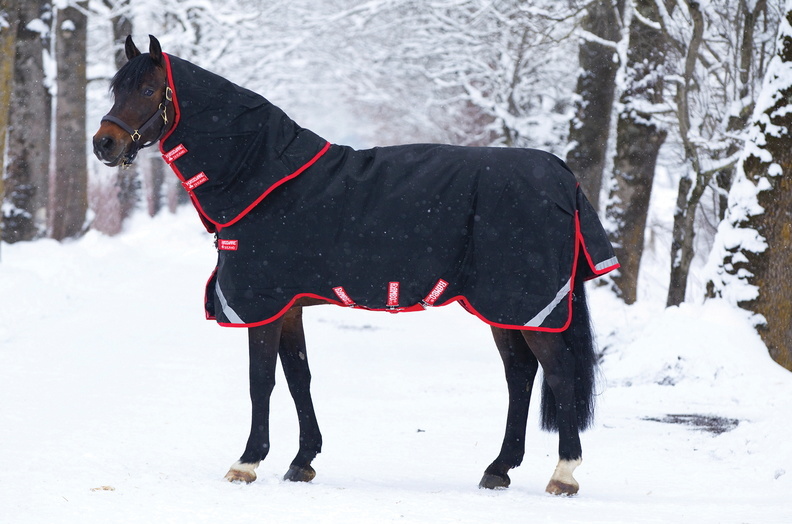 Deka výběhová Rambo Supreme Vari Layer®, s krkem, 450 g, black/red Délka zad: 140 cm