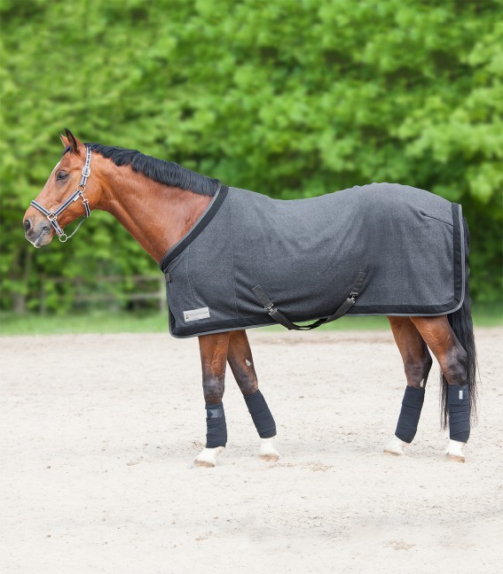 WALDHAUSEN Deka odpocovací fleece Esperia Two Waldhausen, magnet/black Délka zad: 155 cm